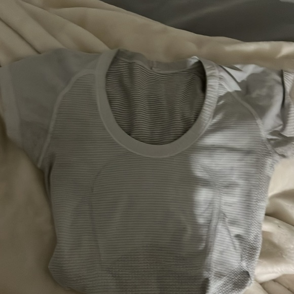 LULULEMON 2 Run: Swiftly Tech Short Sleeve Heathered White - Picture 7 of 7